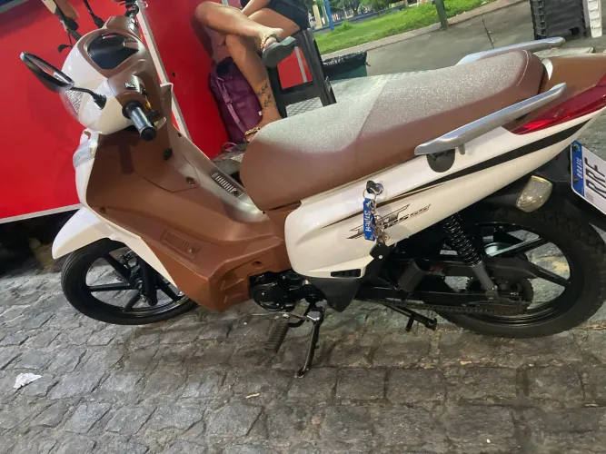 Vende-se moto jet