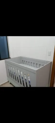 Berço infantil com colchão semi novo