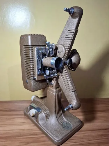 Projetor de filmes Revere Model 85 de 8mm