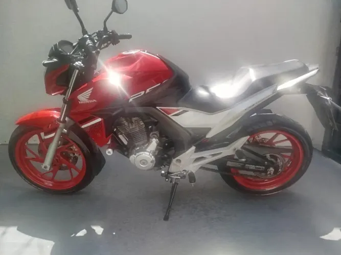 Honda CB 250F Twister CBS 2022 - Apenas 26 mil km - Impecável