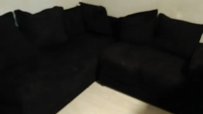 Vendo um sofá ? preto ótimo estado