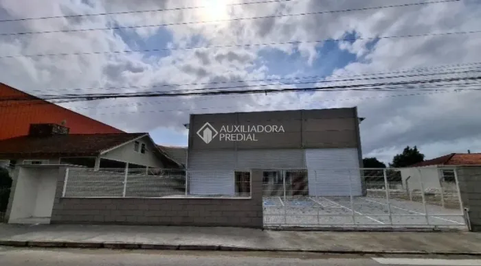Galpão Comercial para Locação em Rio Caveiras - Biguaçu/SC