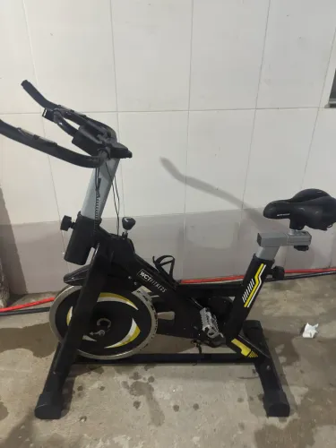 Bike de Spinning WCT Fitness - Roda de Inércia 13KG
