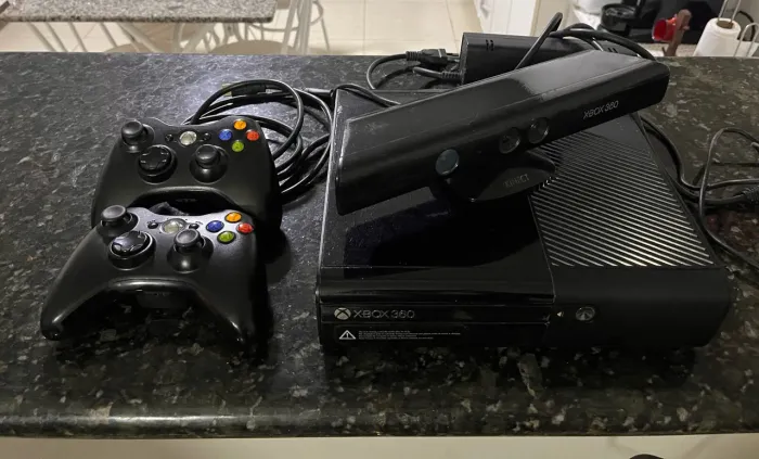 Vendo Xbox 360 Super Slim (Desbloqueado)