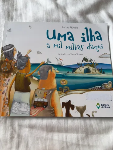 Livro uma ilha a mil milhas daqui