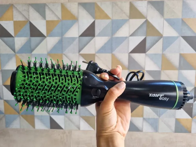ESCOVA SECADORA TAIFF EASY OVAL VERDE 127V