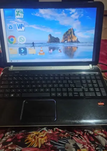 Vendo ou troco Notebook HP Grande ( LEIA )