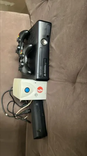 Xbox 360 com desbloqueio rgh e com mais de 30 jogos