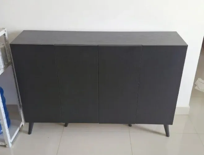 Vend aparador buffet 4 portas com pés retro