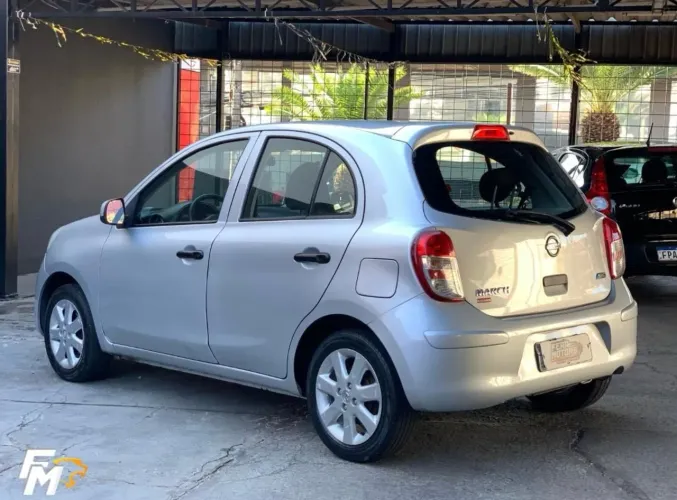 Nissan March S 1.0 16V Flex Fuel 5P 2013