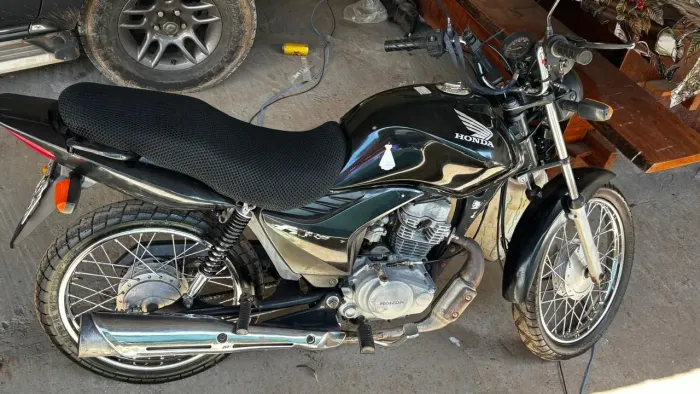 Vendo moto valor 7,000