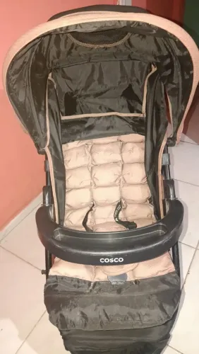 Carrinho de bebê semi novo
