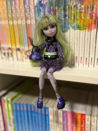 Monster High Twyla 13 wishes