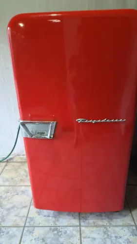 Geladeira Frigidaire retrô