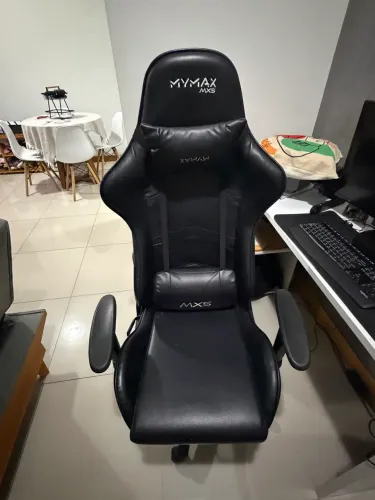 Cadeira gamer preta reclinável