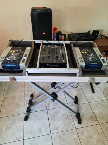 Mesa de DJ Pioneer Completa - CDJ 200 (Par) + DJM 400 - Perfeito Estado