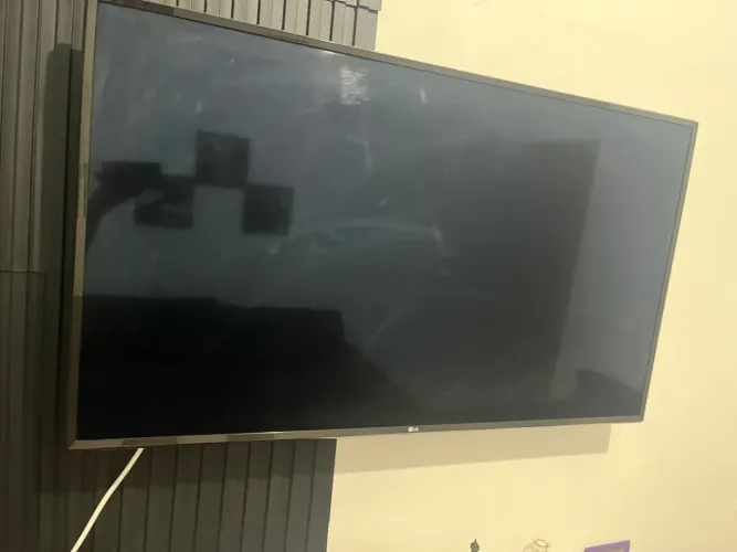 Smart TV LG 49" 4K (49UJ6300) - Para Conserto ou Retirada de Peças