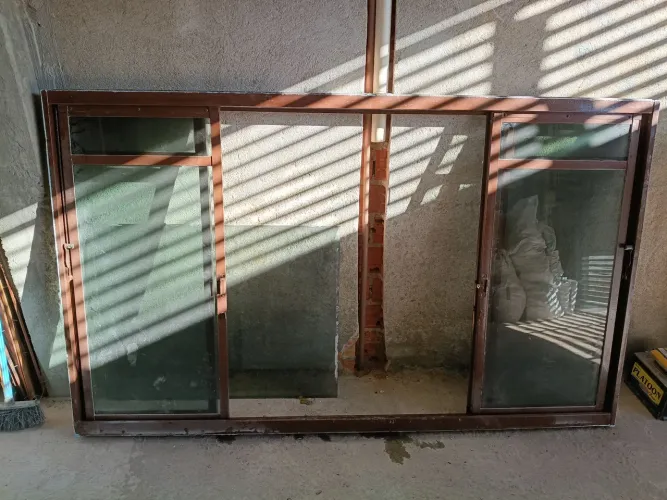 Vende -se uma janela