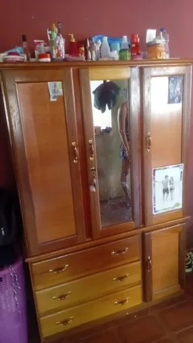 Guarda roupa em perfeito estado
