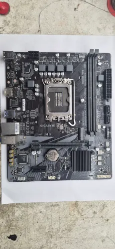 Placa-mãe Gigabyte H610M K DDR4, compatível com processadores Intel Core de 12ª, 13ª e 14ª