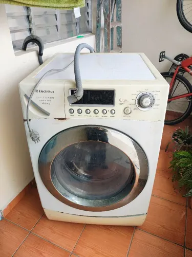 Máquina Lava e Seca Eletrolux 10.5kg