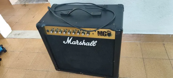 AMPLIFICADOR MARSHALL MG50FX (50 WATTS RMS)