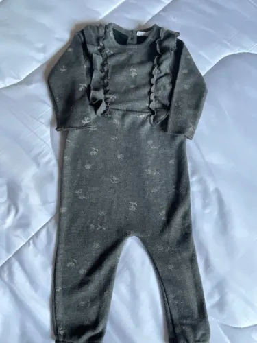 Macacão feminino Zara tamanho 9/12 meses