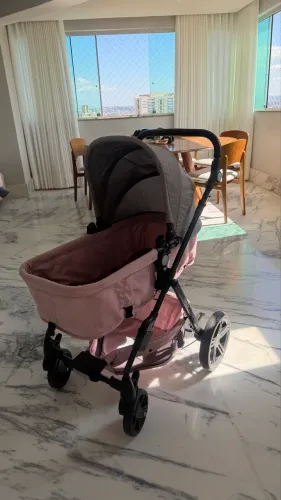 Carrinho de bebê Poppy - Rosa