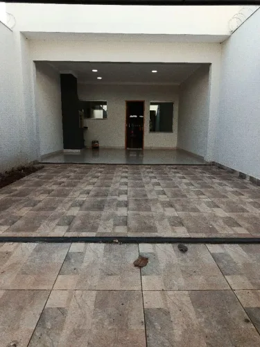 Casa nova com churrasqueira a venda em bairro desejado de Birigui.