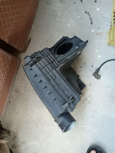 Vendo caixa do filtro de ar da Land Rover freelander 2 gasolina motor 3.2