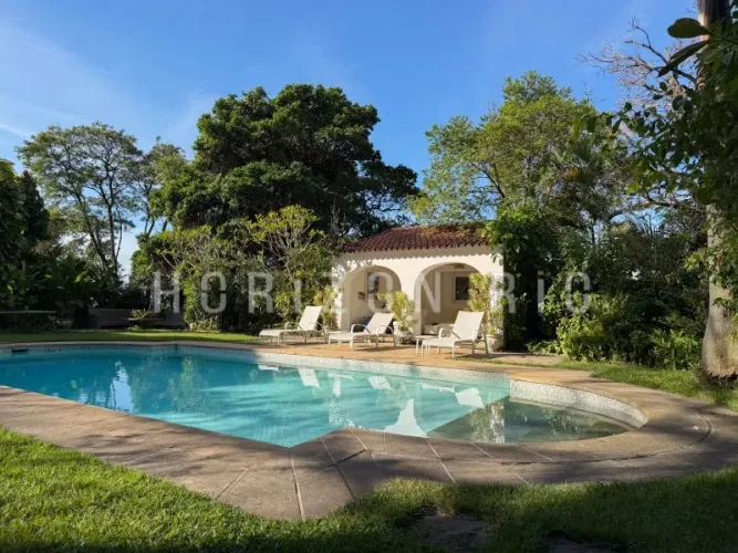 Propriedade excepcional de 1.425 m² à venda em Santa Teresa - 7 quartos