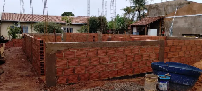 PRECISAMOS DE SERVENTE DE PEDREIRO