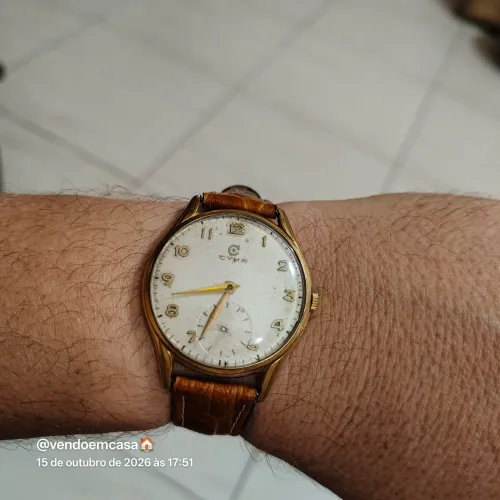 Relógio Cyma a corda