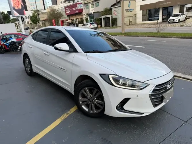 Hyundai Elantra Special Edit. 2.0 16V Flex Aut. 2017
