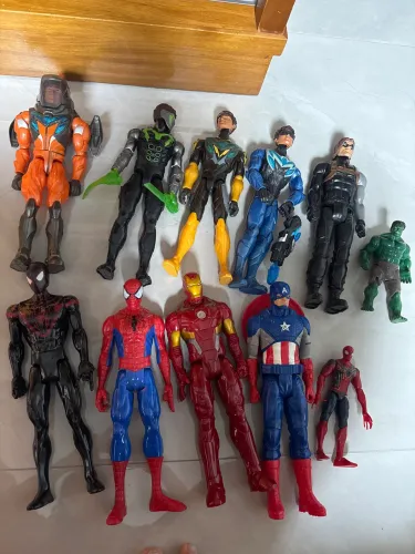 Cada boneco por 30 reais ou 11 bonecos por 250 reais