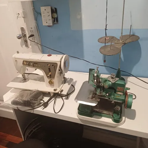 Duas máquinas de costuras zeradas profissionais 