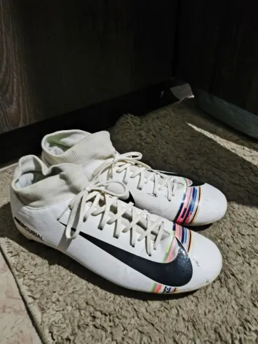 Chuteira Nike Botinha de Campo 