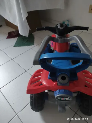 Carro de passeio de menino