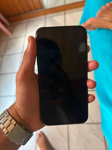 Celular IPhone 11