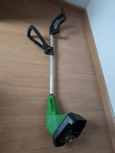 MAQUINA E CORTAR GRAMA