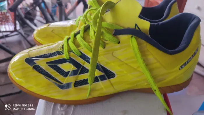 Chuteira futsal 