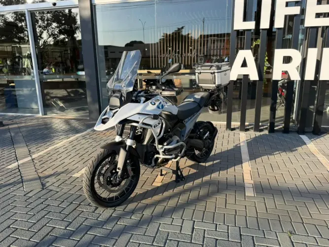 R 1300 GS 2025 zerada, vende ou financia