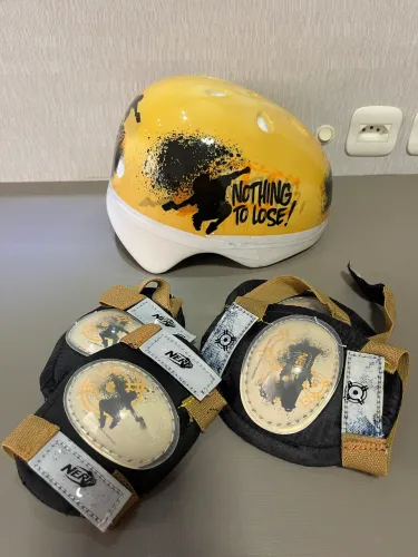 Kit Nerf capacete+joelheira+cotoveleira - R$ 55,00