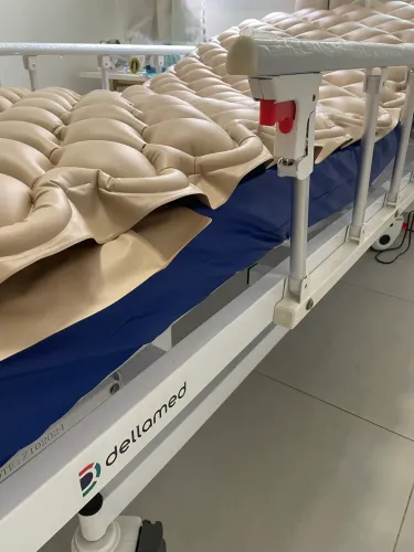Cama Hospitalar Dellamed DX3 com colchão 