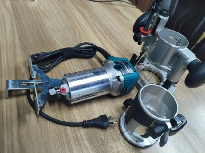 Tupia Makita Rt0700c com Base de Mergulho - ACEITO PROPOSTA