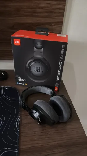Headset JBL CLUB ONE Profissional 
