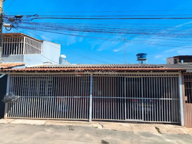 Casa à Venda na QNP 30 Conjunto O - Ceilândia/DF | 4 Quartos | 2 Suítes | Financiável