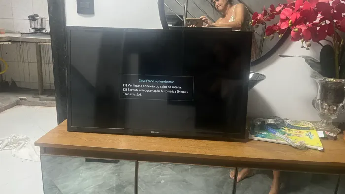 Vende-se uma smart TV 32 polegadas Samsung