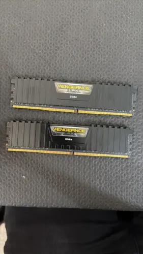 16gb (2x8) memoria ram ddr4 corsair 3200mhz