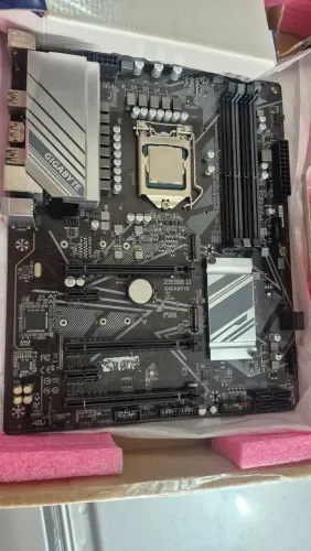 Kit Z590 Gigabyte + i5 10400